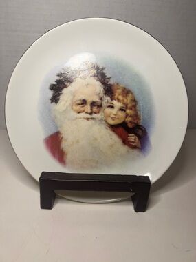 Vintage Jasco Porcelain 24K Gold Trim “Memories of Santa” Plate 6” collectible